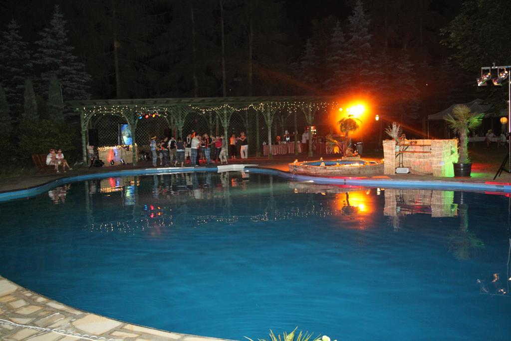 Ostoya Inn & Granary Ясенка Экстерьер фото